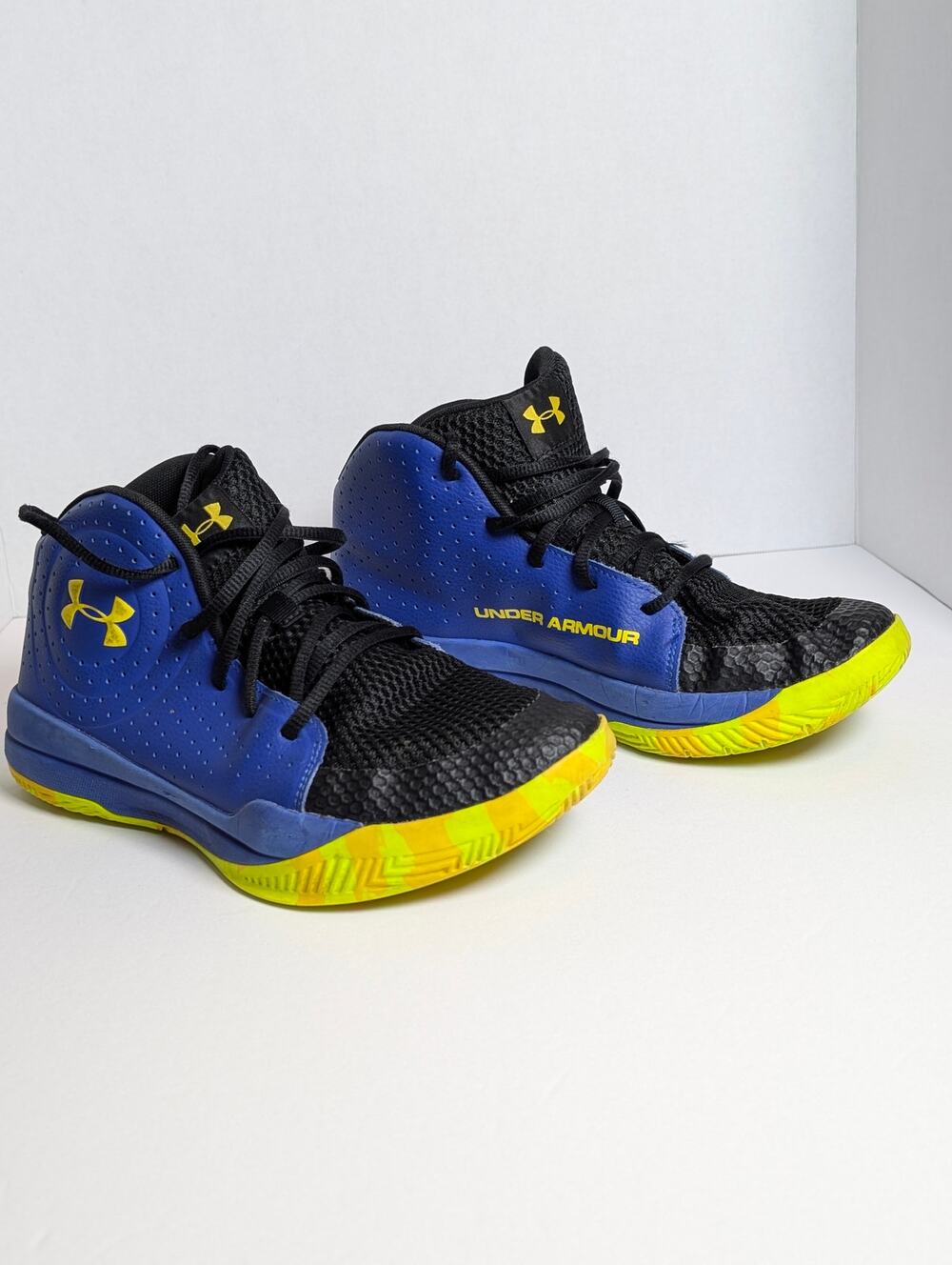 Under Armour GS Jet 2019 Boys 6.5Y Blue Yellow Mid Basketball Shoes 3022121-404